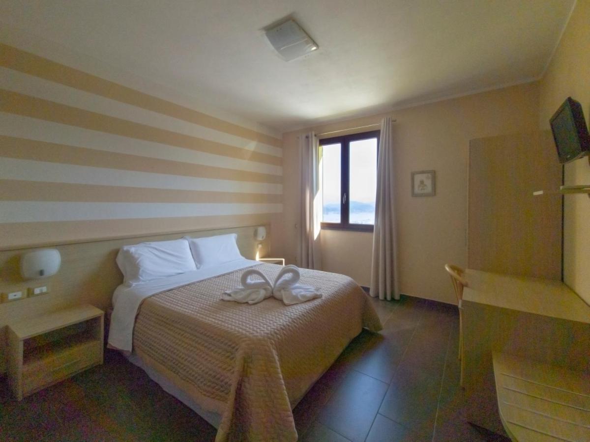 La Pietra 1 E La Pietra 2 * La Spezia
