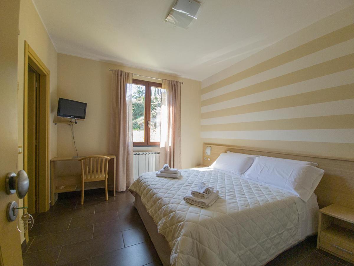 La Pietra 1 E La Pietra 2 *